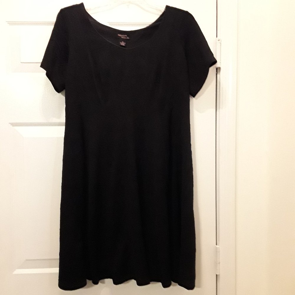 Signature Robbie Bee Stretch Textured Dress Black Color Plus Size 1X